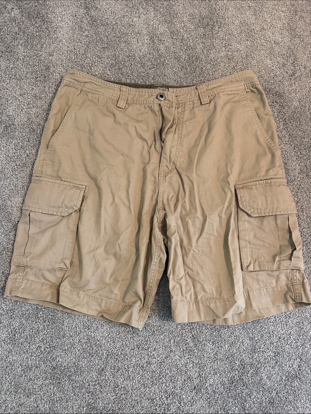 White Sierra Men's Cargo Shorts in Tan